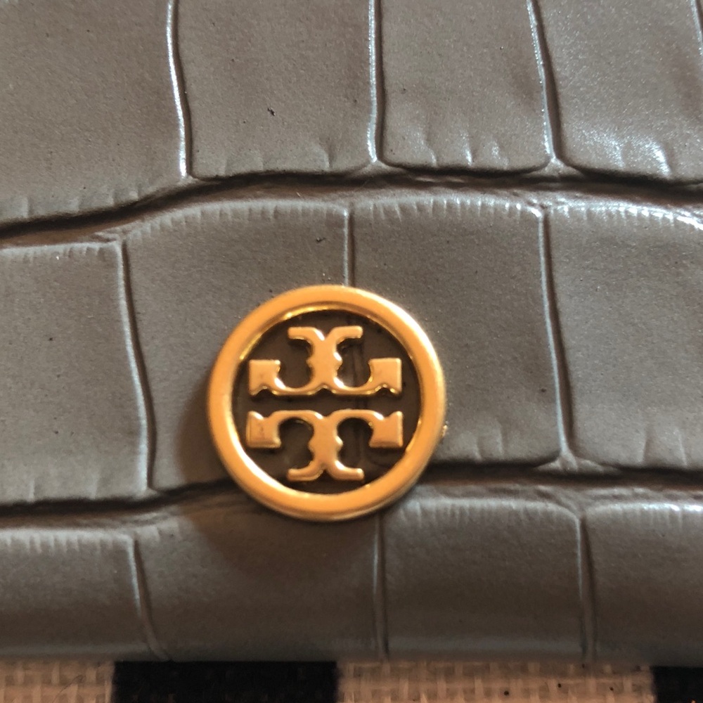 Authentic Tory Burch Gray Croc Embossed Card Holder/Gold Tory Burch Logo New/tag - Picture 4 of 11